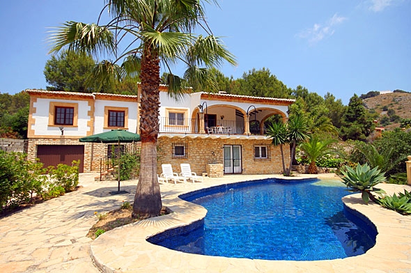 Ferienwohnung für 6 Personen in Jávea, Costa Blanca: 3 Schlafzimmer, 2 Badezimmer, Sat-TV, Pool, Strand 5 km, Waschmaschine