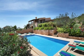 Excelente casa de campo en S´Alqueria Blanca,Mallorca, Islas Baleares, España, para un máximo de 8 personas.Sa Penya Rodena está asentada en la cresta de una colina con vistas a los ondulantes campos de almendros y olivos ext, Santanyí