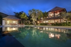 La Hacienda,&nbsp;La villa está&nbsp;orientada...