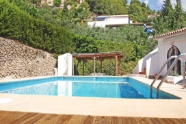 Villa à louer    à Benissa, Costa Blanca, Espagne avec piscine privée,  pour un maximum de 12 personnes.Cette villa est située  dans une  région collineuse et  à 1 km de la plage de Playa la Fustera. Le logemen, Benissa