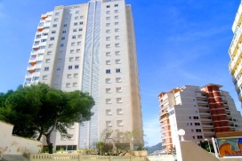 Locations de vacances à un maximum de 4 personnes sur la plage et tres pres de la ville. Appartement à Calpe confortable et entièrement équipé, situé au bord de la mer avec de magnifiques vues sur la plage et les montagn, Calpe