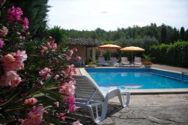 Belle villa de vacances pour 8 personnes au coeur de la Provence.Cette traditionnelle villa provençale a un très bon emplacement, en plein milieu de la nature., Saint-Rémy-de-Provence