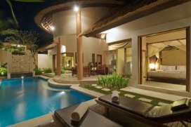 Maison privée Bavana pour un maximum de 4 personnes. Elle dispose de sa propre piscine privée, d'un salon partiellement extérieur avec cuisine et coin repas. Les chambres sont avec air conditionné, télévision et syst, Seminyak