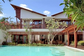 Vacation rental Villa Casis was designed by one of the top architectural teams in Bali. Completed in 2005 and maintained to the highest standards. Villa Casis has won awards for it’s simplicity of design, use of space and harmonic combinat, Sanur