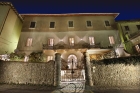 WhiteSpot Villa ,&nbsp;White Spot Villa is...