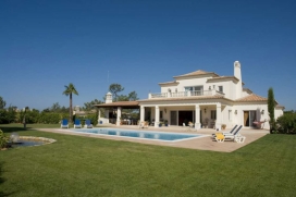 A truly magnificent 6 bedroom luxury villa in Quinta do Lago, at the Portugese Algarve.There is a 7th bedroom available at an extra charge., Almancil
