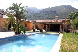 Luxury villa with private pool for 6 people in Favara / Cullera, Costa Azahar. The villa   offers 200m2 living area, with large covered  terrace and summer kitchen, all on one level and  is very modern and comfortable fu, Favara