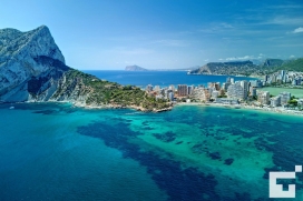 Holiday rental apartment for maximum of 6 people. New building finished in 2004. Situated very near to the sandy beach La Fossa, with nice views to the sea and salt flats. Not far from the Peñon de Ifach. , Calpe