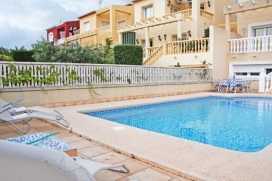 Comfortable villa with private pool, in Calpe, Costa Blanca, Spain for a maximum of 14 persons.This villa is situated in a residential area and at 2 km from Playa Arenal Bol beach. The accommodation has privacy and a garden with trees.Its comfort and, Calpe