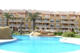 Rental Apartment in Denia. This newly build apartment in Denia is at only 400m. distance from the sandy beach, 5km. from Denia town and there is a large variety of restaurants within walking distance of the apartment. With capacity for 6/7 people. Si, Denia