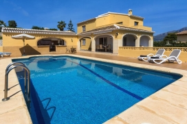 Holiday villa at the Costa Blanca with private swimming pool for maximum of 8 people.Villa in Spain situated in a rural area between Javea and Benitachell, near the golf course of Javea. Offers a lovely view across the valley and the surroundings, wi, Javea