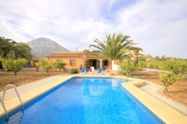 Villa    with private pool, in Javea, Costa Blanca, Spain for a maximum of 6 persons.This villa is situated  in a countryside area, at 4 km from La Grava beach and a short distance to the town. It offers a lot of privacy and a land with fruit trees.I, Javea