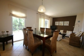 Holiday rental villa with private pool for maximum of 10 people in Moraira - Costa Blanca. This villa consists of 2 independant levels which are not connected through the inside. Very modernly furnished and offering sea view from the first floor, onl, Moraira