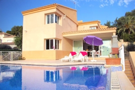Rental Villa in Moraira – El Portet. Beautiful villa with capacity for 10 persons, perfect for a group of friends or several families., Moraira