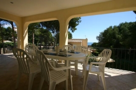 Holiday rental villa with private pool for up to 6 people only 0,5km to the beach "las Rocas" of Moraira, Costa Blanca. The villa has 2 floors. The apartment is on the first floor (downstairs locked and not rented) and is vry comfortable and modern f, Moraira
