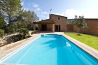 Bonany,&nbsp;Pretty little house in Petra, on an area of ??28,000 sqm. Situated in a very quiet place with absolute privacy....