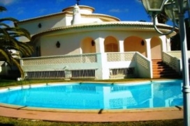 Mooie en comfortabele villa    met privé zwembad, in Albufeira, Algarve, Portugal voor maximaal 12 personen ., Albufeira