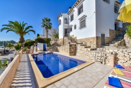 Villa Marta, Mooie en comfortabele villa  met privé zwembad in Benissa, aan de Costa Blanca, Spanje voor 4 personen...