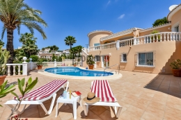 Villa Buenavista, Grote en leuke villa  met privé zwembad in Moraira, Costa Blanca, Spanje voor 4 personen...