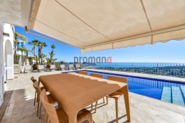 Villa Letizia, Mooie en luxe villa  met privé zwembad in Moraira, aan de Costa Blanca, Spanje voor 6 personen...