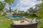 Shine,&nbsp;Grosse und Luxus Villa...