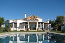 Luxus Villa mit privatem PoolLuxuriöse Villa für 8 Personen, 4 Doppelzimmer – jedes mit privatem Badezimmer. Sämtliche Räumlichkeiten sind mit Air-condition ausgestattet, tv Satellite, Internet Wifi, komplette Küche., Benalup-Casas Viejas